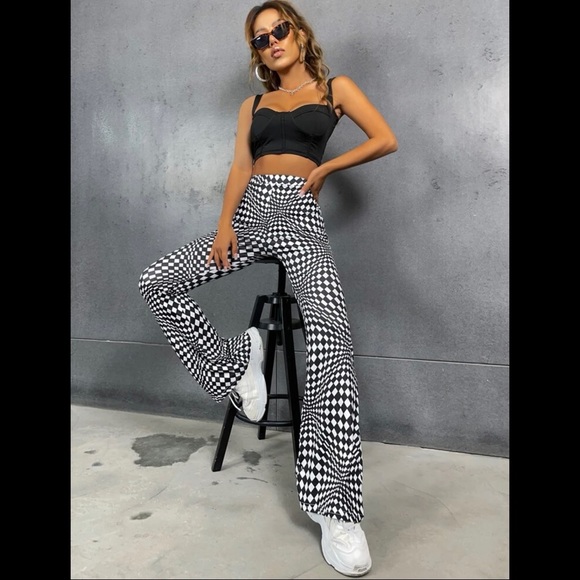 Checkered Print Flare Pants - Picture 3 of 5